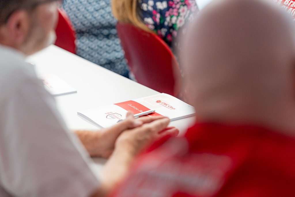 Praxisworkshop zur Arbeitssicherheit mit Teilnehmenden